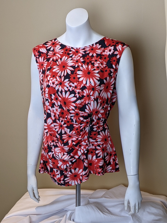 Laura Tops - 🇨🇦 Laura Red, White & Black Floral Sleeveless Blouse